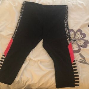 Champion C9 Capri leggings with printed sides